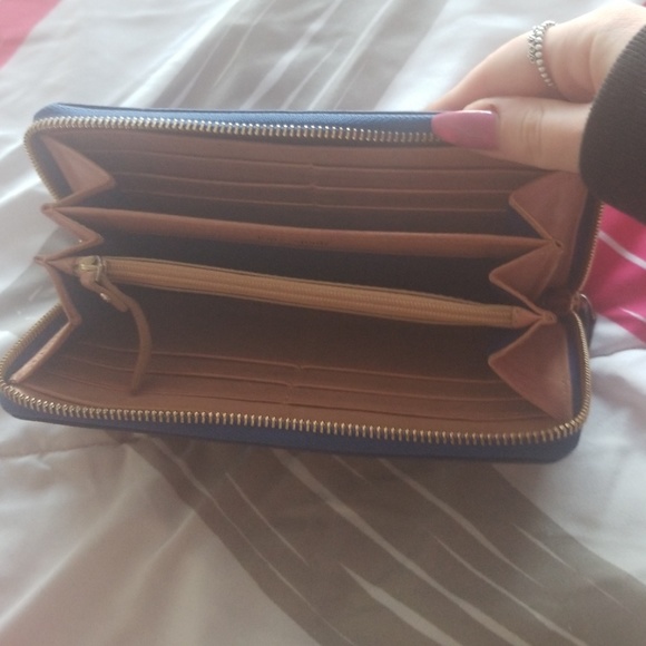 Kate Spade wallet - Picture 2 of 3